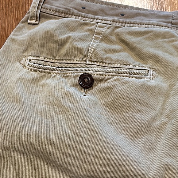 American Eagle Classic Distressed Shorts - Picture 11 of 13